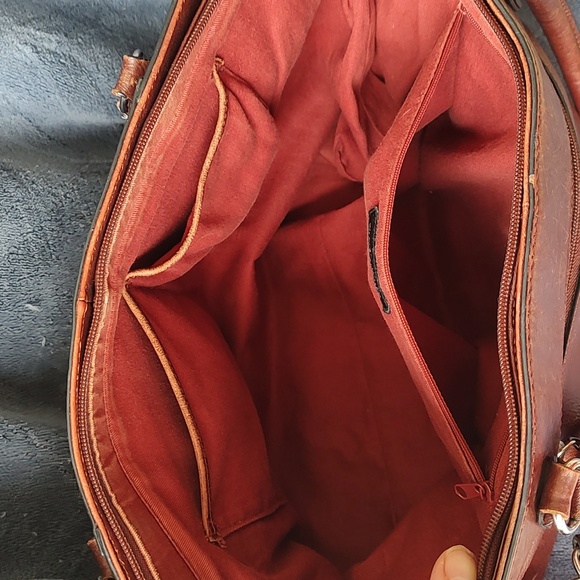 Wilsons Leather brown cognac large briefcase crossbody. Good used condition. - Picture 12 of 16